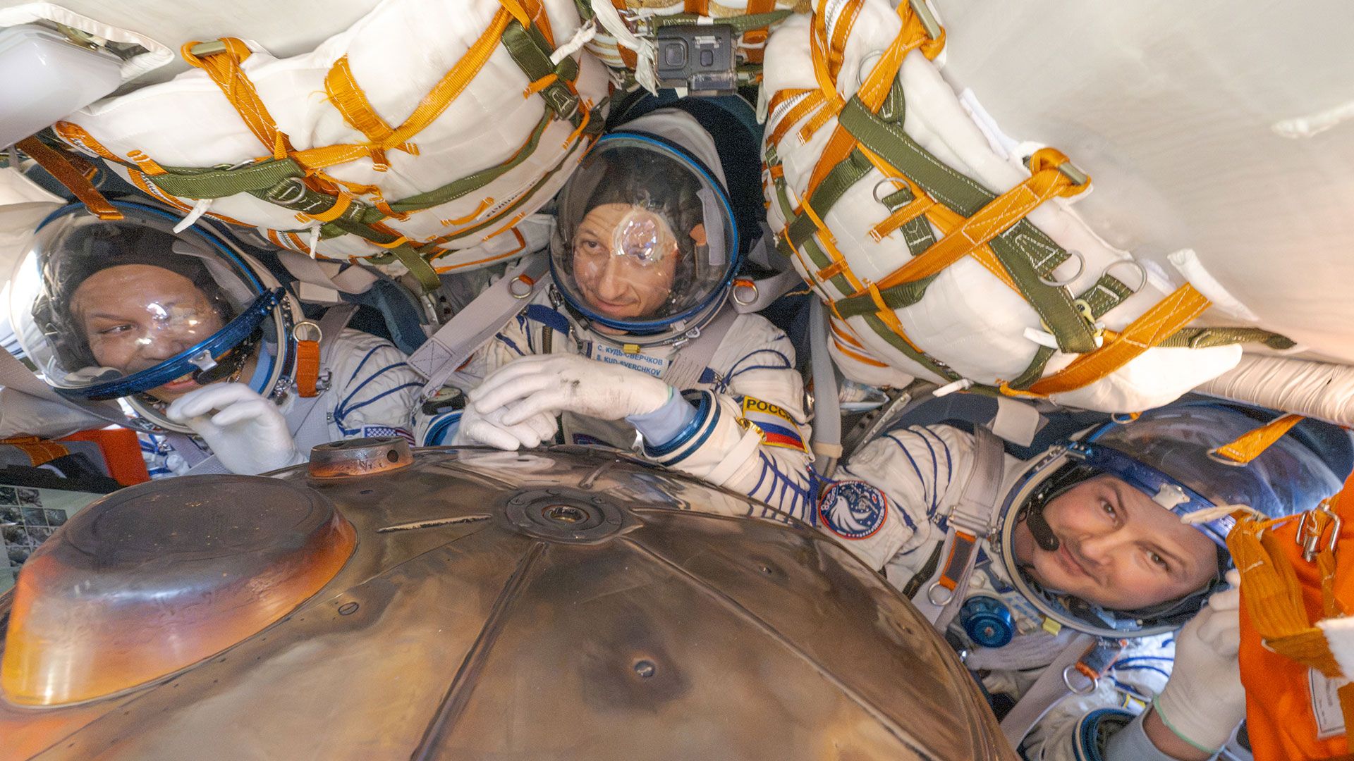 Kru Antariksa NASA dan Roscosmos Kembali ke Bumi Setelah 241 Hari di Stasiun Luar Angkasa