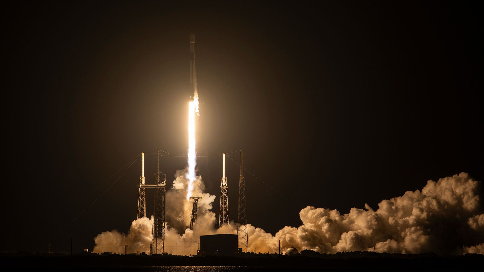 Peluncuran Satelit Mata-Mata AS oleh SpaceX dari Florida